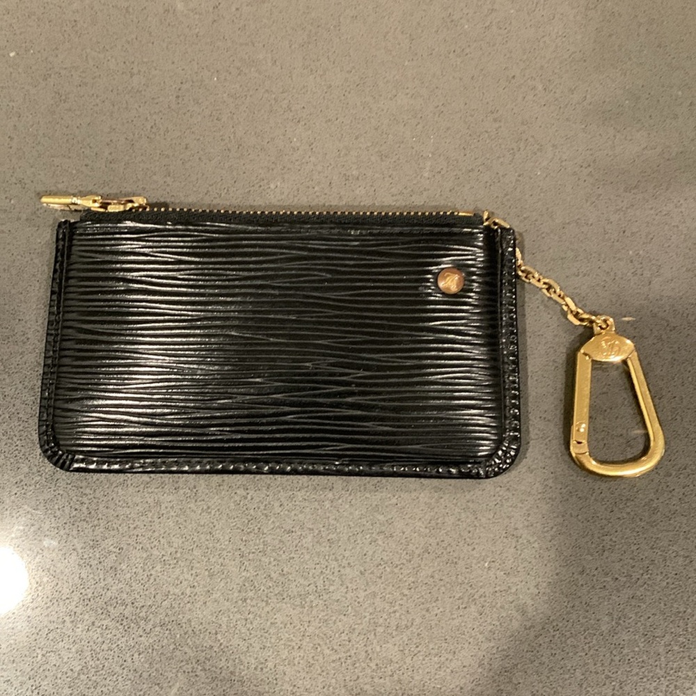 Louis Vuitton black epi Cles coin keychain wallet date code MI0934